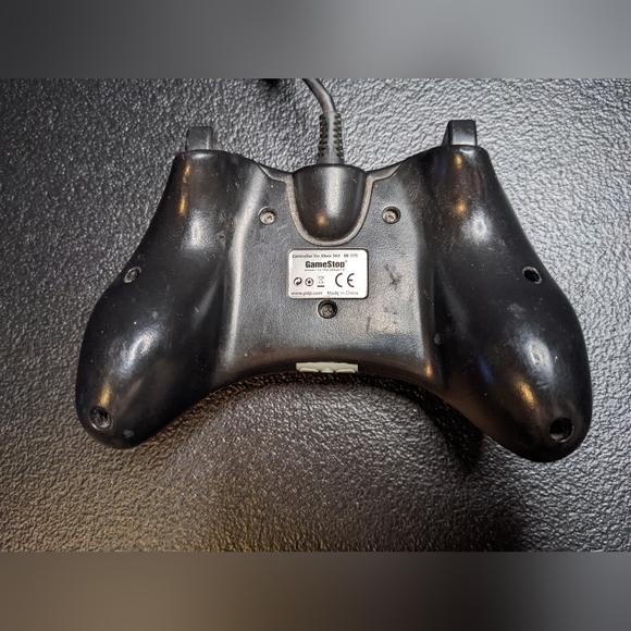Microsoft Xbox 360 Wired Controllers (2 preowned) Black/Clear - Picture 11 of 12